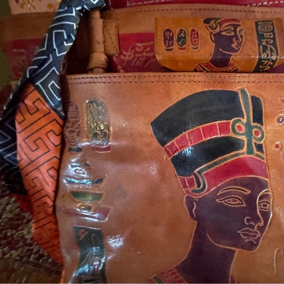 Eclectic Egypt leather bag with matching lipstick case, card wallet and wallet. - Picture 6 of 11